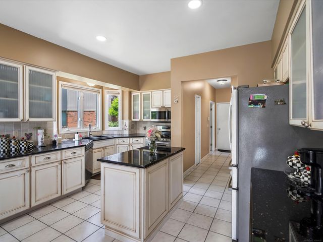 42328 Sheridan Court, Clinton Township, MI 48038