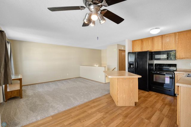 2124 58 Avenue S, Fargo, ND 58104