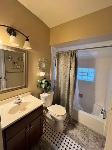 242 Maria Avenue, Saint Paul, MN 55106
