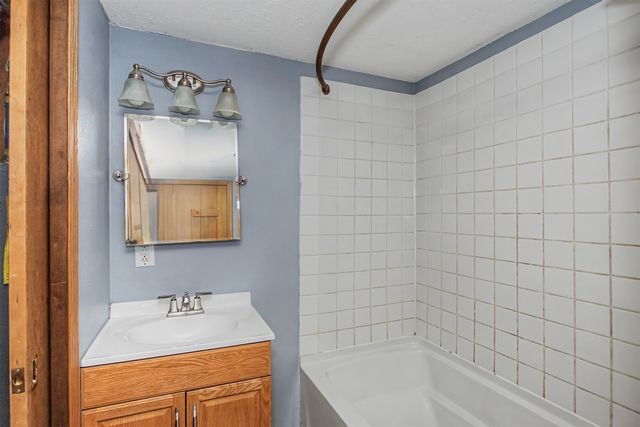 1017 Giddings Street, Kelley, IA 50134