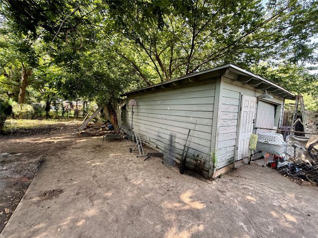 4310 Dawes Drive, Dallas, TX 75211