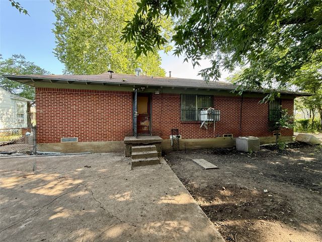 4310 Dawes Drive, Dallas, TX 75211