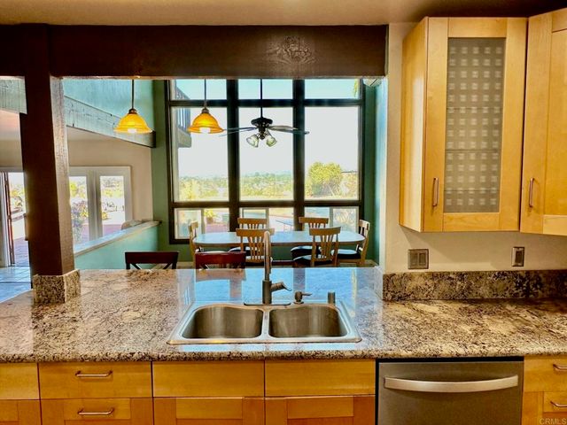 880 Crest View Rd, Vista, CA 92081