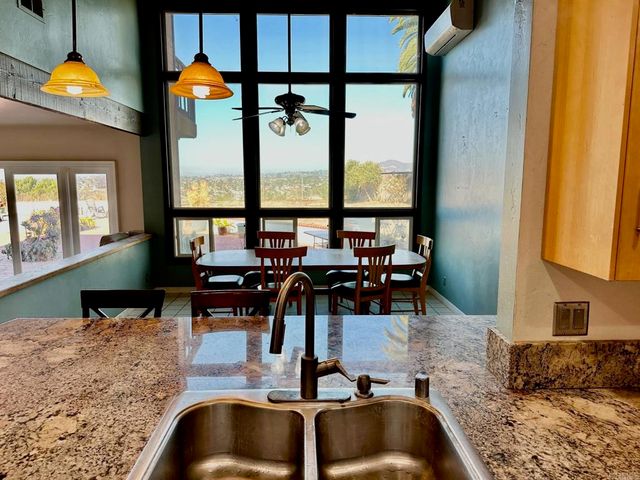 880 Crest View Rd, Vista, CA 92081