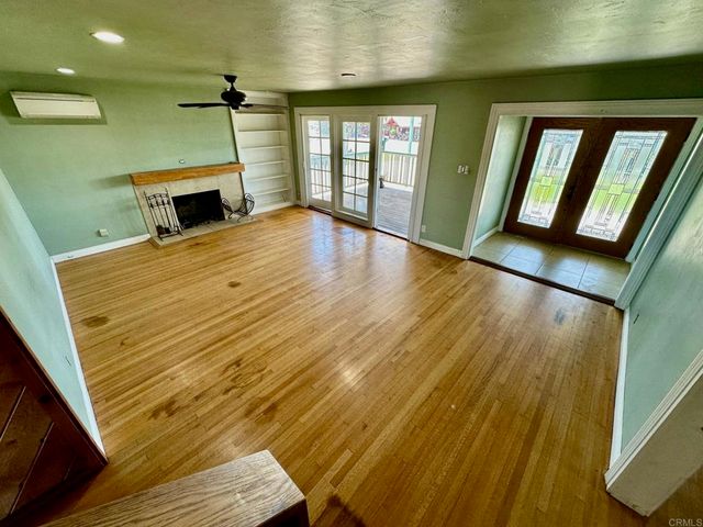 880 Crest View Rd, Vista, CA 92081