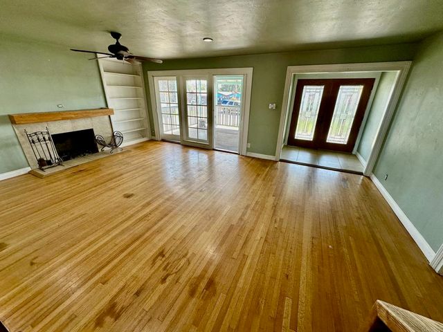 880 Crest View Rd, Vista, CA 92081