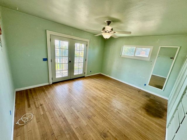 880 Crest View Rd, Vista, CA 92081