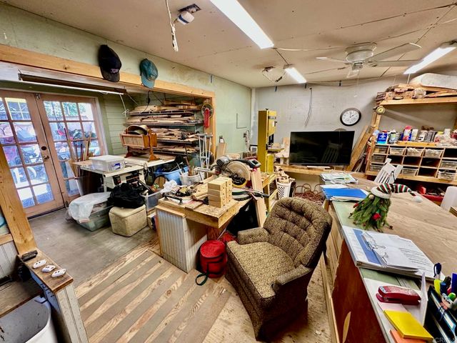 880 Crest View Rd, Vista, CA 92081