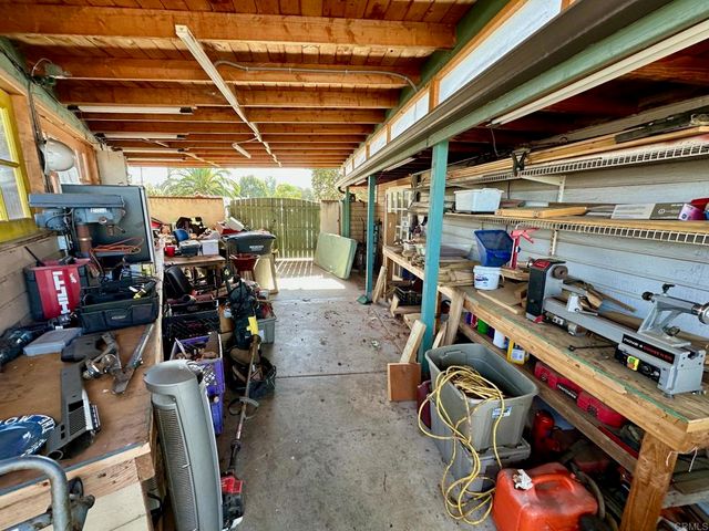 880 Crest View Rd, Vista, CA 92081
