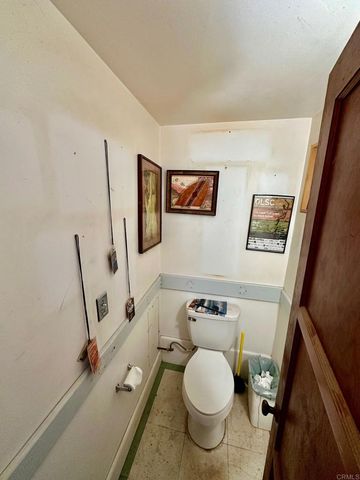 880 Crest View Rd, Vista, CA 92081