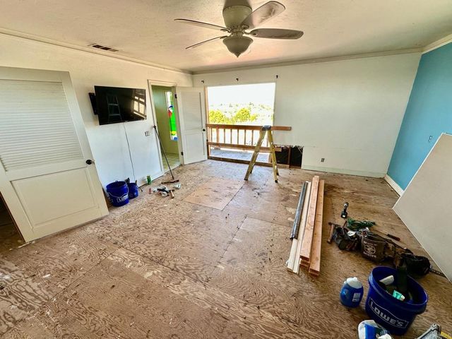 880 Crest View Rd, Vista, CA 92081