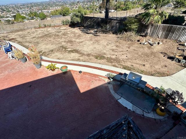 880 Crest View Rd, Vista, CA 92081