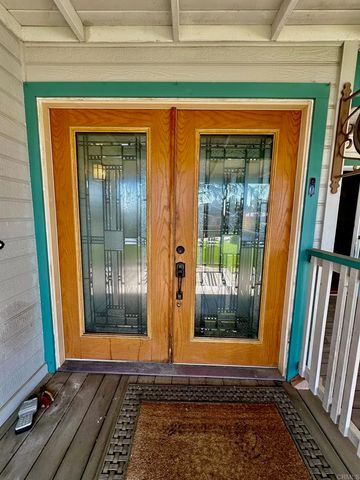 880 Crest View Rd, Vista, CA 92081