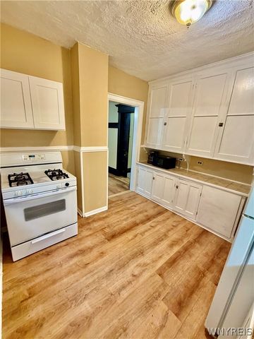 707 Columbus Parkway, Buffalo, NY 14213