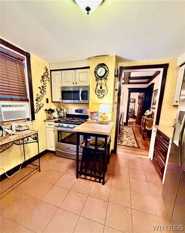 707 Columbus Parkway, Buffalo, NY 14213