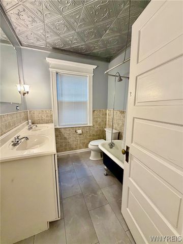 707 Columbus Parkway, Buffalo, NY 14213