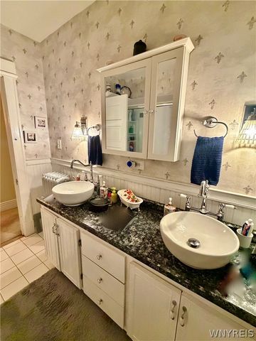 707 Columbus Parkway, Buffalo, NY 14213