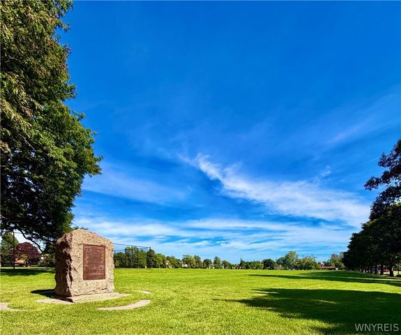 707 Columbus Parkway, Buffalo, NY 14213