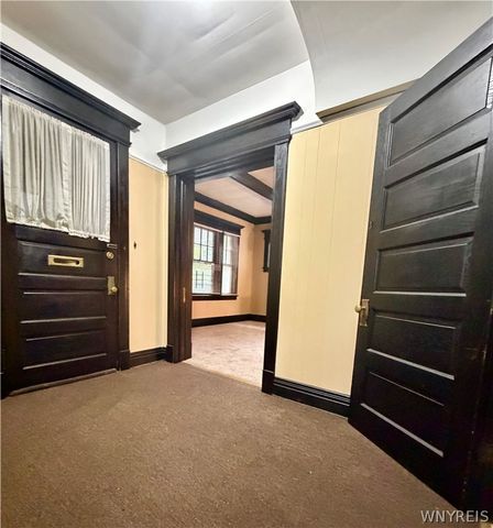 707 Columbus Parkway, Buffalo, NY 14213