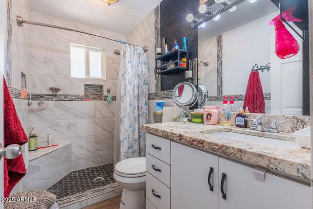 16008 N 70TH Avenue, Peoria, AZ 85382