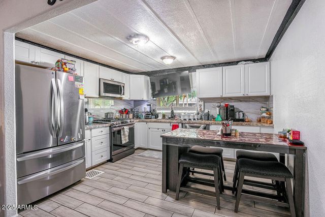 16008 N 70TH Avenue, Peoria, AZ 85382