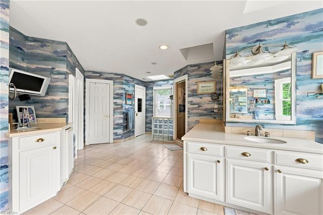 768 Virginia Dare DR, Virginia Beach, VA 23451