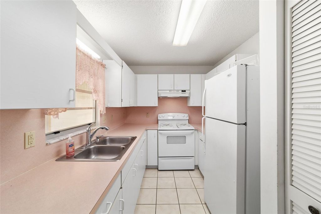 Image 11 of property listing at 9460 SW 84TH TERRACE E, Ocala, FL 34481