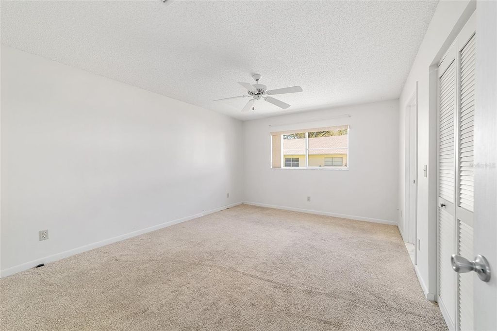 Image 14 of property listing at 9460 SW 84TH TERRACE E, Ocala, FL 34481