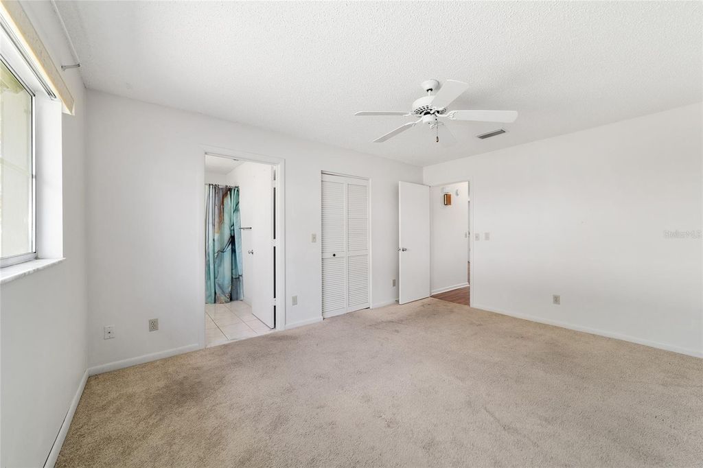 Image 15 of property listing at 9460 SW 84TH TERRACE E, Ocala, FL 34481