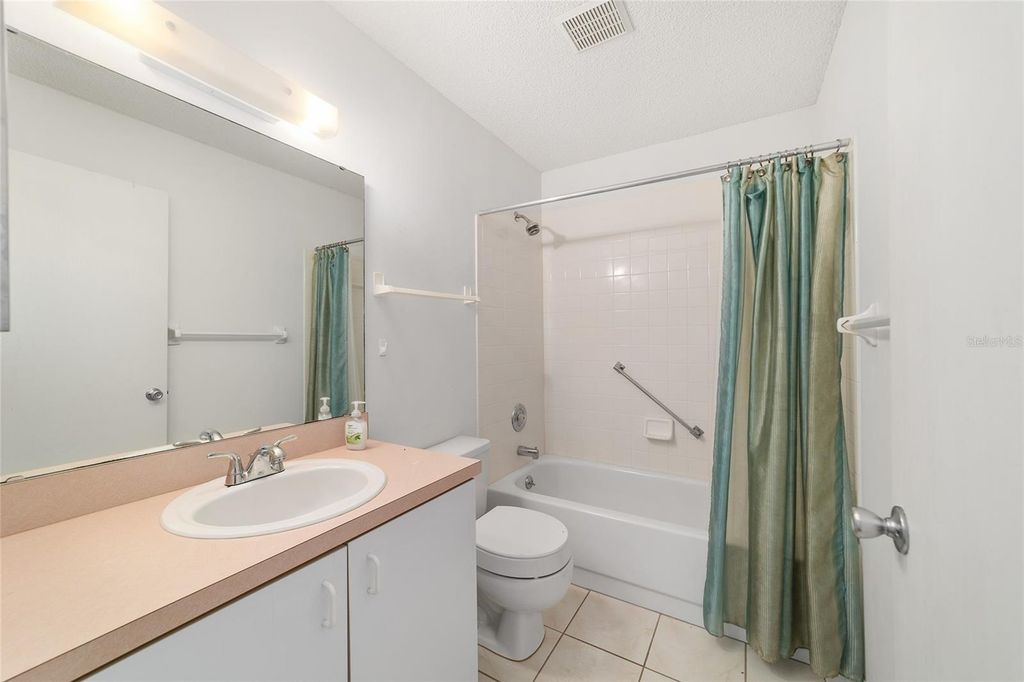 Image 19 of property listing at 9460 SW 84TH TERRACE E, Ocala, FL 34481