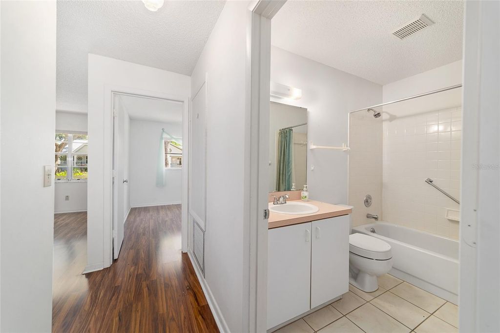 Image 20 of property listing at 9460 SW 84TH TERRACE E, Ocala, FL 34481