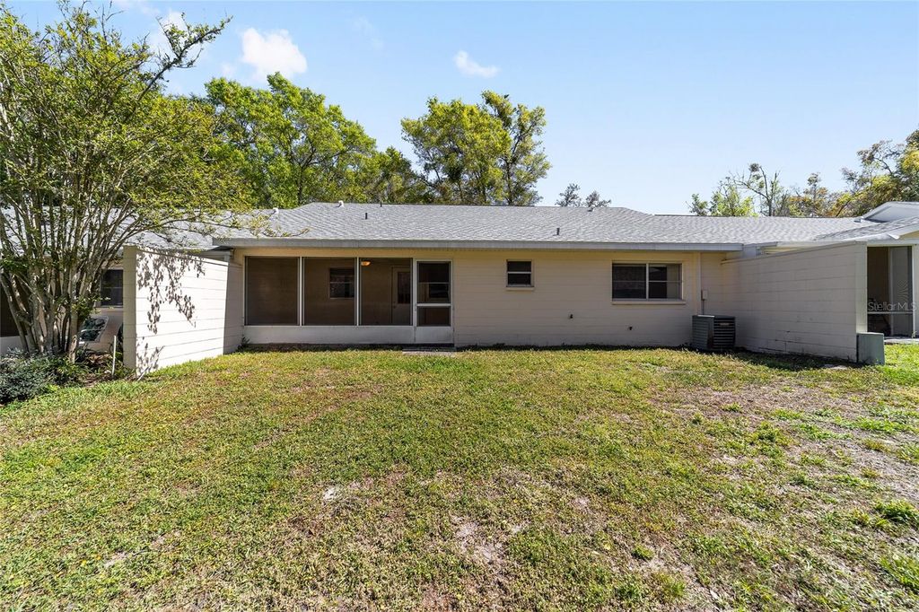 Image 25 of property listing at 9460 SW 84TH TERRACE E, Ocala, FL 34481