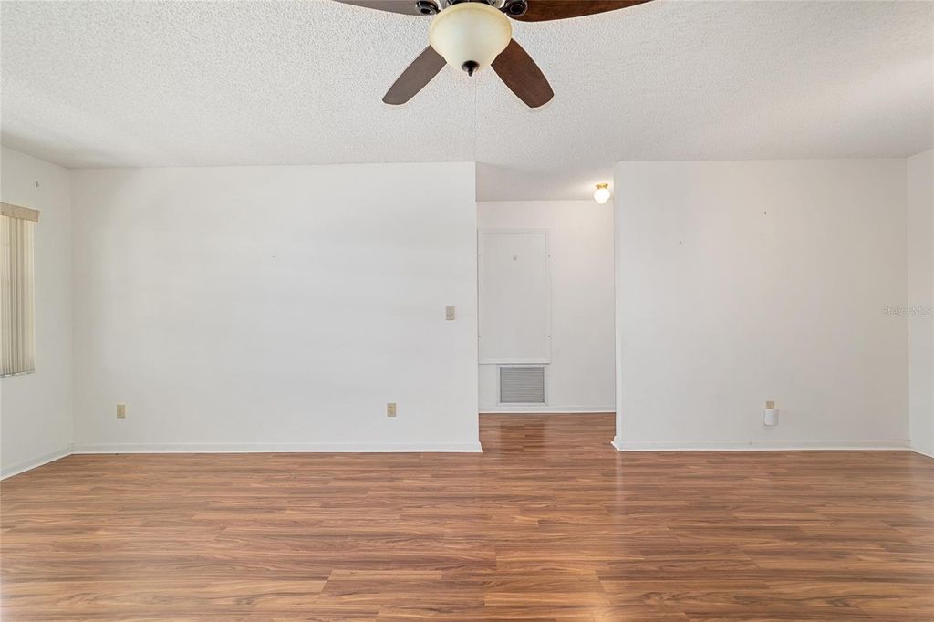 Image 7 of property listing at 9460 SW 84TH TERRACE E, Ocala, FL 34481