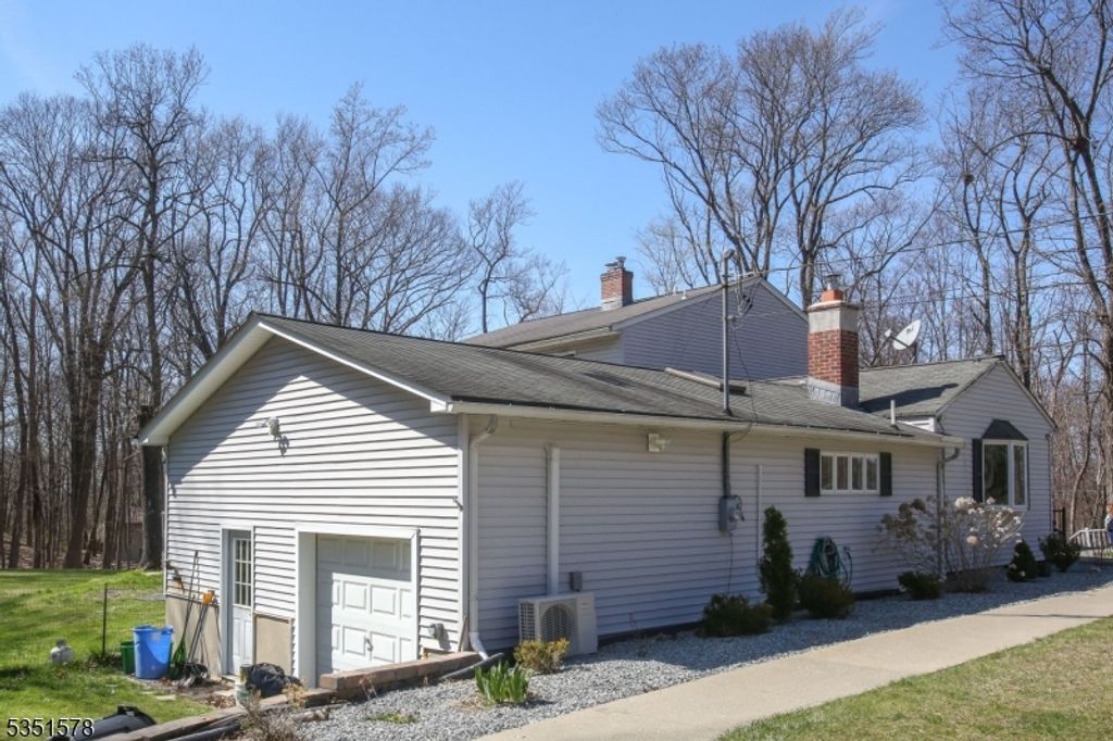 29 Windy Bush Ln, Sparta Twp., NJ 07871