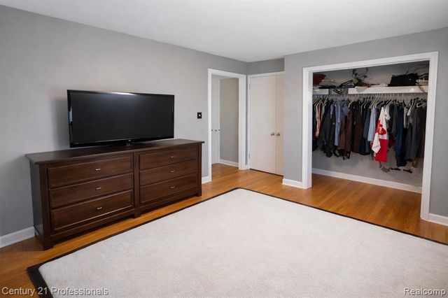 406 Woodlawn Avenue, Royal Oak, MI 48073
