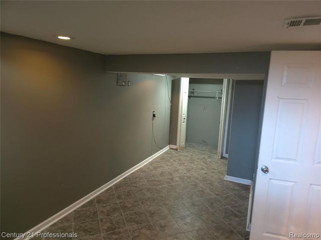 406 Woodlawn Avenue, Royal Oak, MI 48073