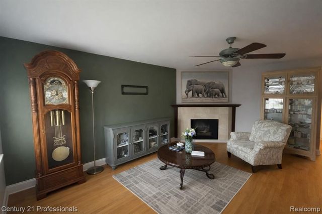 406 Woodlawn Avenue, Royal Oak, MI 48073