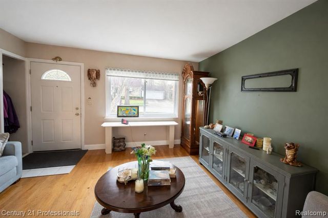 406 Woodlawn Avenue, Royal Oak, MI 48073