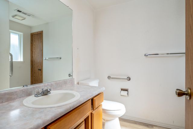 1766 S Holly Street, Medford, OR 97501