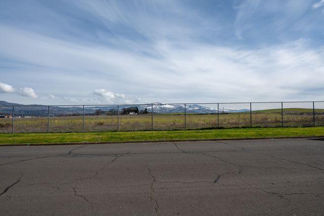 1766 S Holly Street, Medford, OR 97501