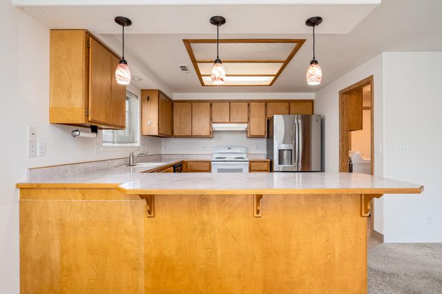 1766 S Holly Street, Medford, OR 97501