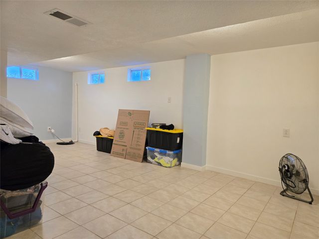 335 Palomino Parkway, Des Moines, IA 50320