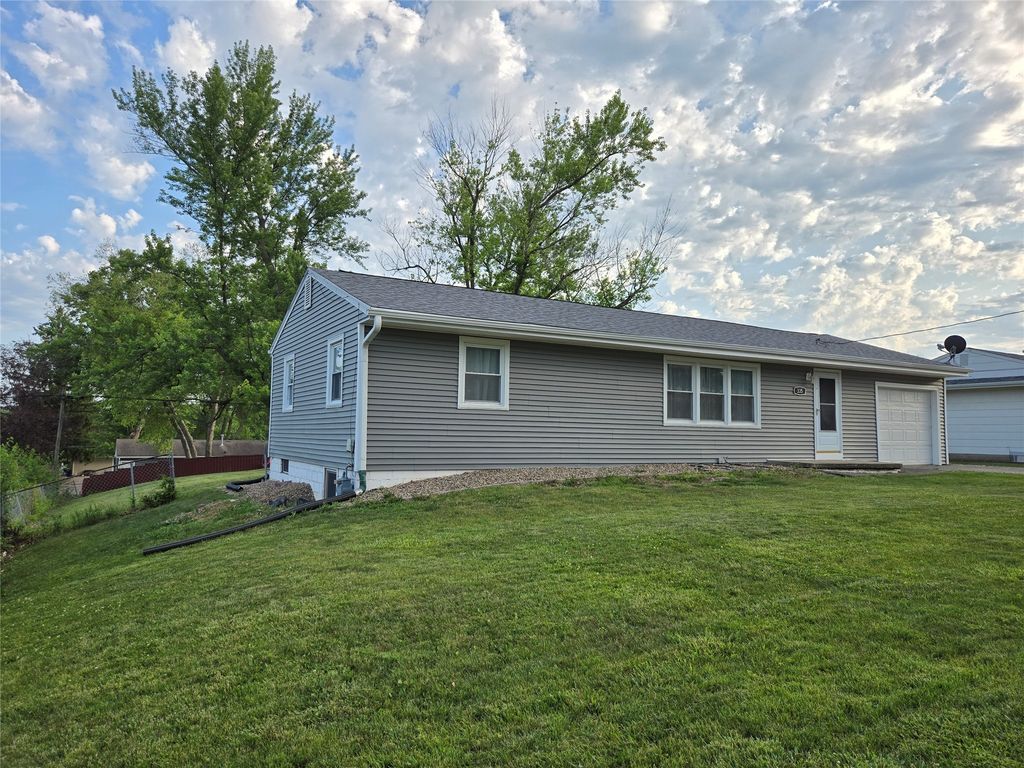 335 Palomino Parkway, Des Moines, IA 50320