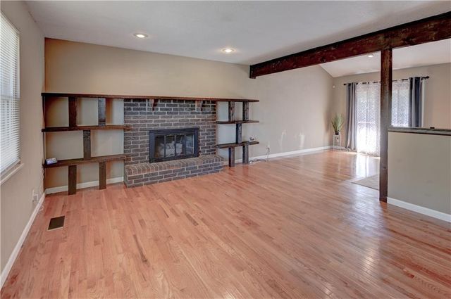7917 N Troost Avenue, Kansas City, MO 64118