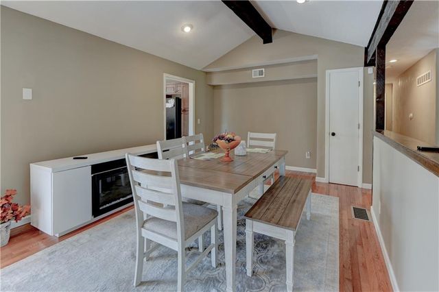 7917 N Troost Avenue, Kansas City, MO 64118