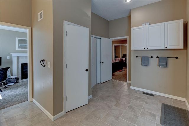 7917 N Troost Avenue, Kansas City, MO 64118