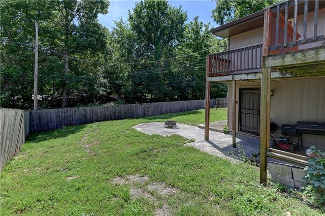 7917 N Troost Avenue, Kansas City, MO 64118