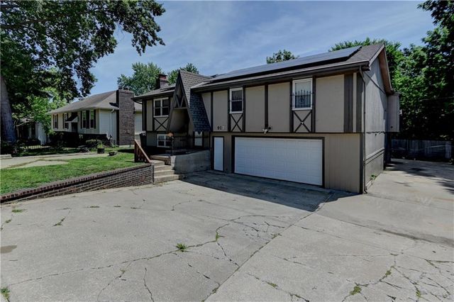 7917 N Troost Avenue, Kansas City, MO 64118
