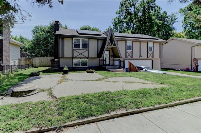 7917 N Troost Avenue, Kansas City, MO 64118