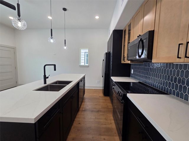 9821 Turnbow Street A, Houston, TX 77029